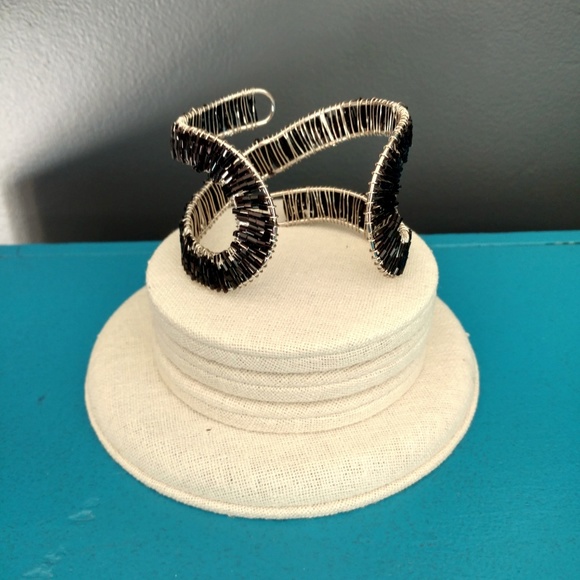 Black bugle bead cuff - Picture 4 of 7